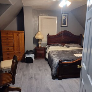 5 quartos, ferros/tábuas de passar roupa, Wi-Fi, roupa de cama