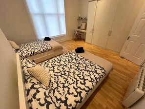 1 soverom, strykejern/-brett, wi-fi (inkludert) og sengetøy