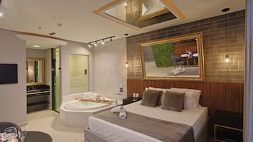 Luxury Room | Minibar, blackout curtains, free WiFi, bed sheets