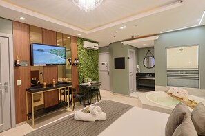 Chambre Luxe | Restauration dans la chambre