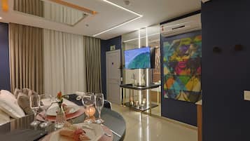 Premium Room | Minibar, blackout curtains, free WiFi, bed sheets