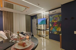 Minibar, cortinas blackout, wifi gratis y ropa de cama 