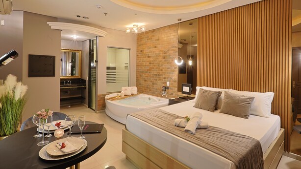 ห้องพรีเมียม | บริการอาหารในห้องพัก