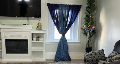 Cozy 2-bedroom apartment in beautiful Fall River with WiFi