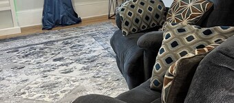 Cozy 2-bedroom apartment in beautiful Fall River with WiFi