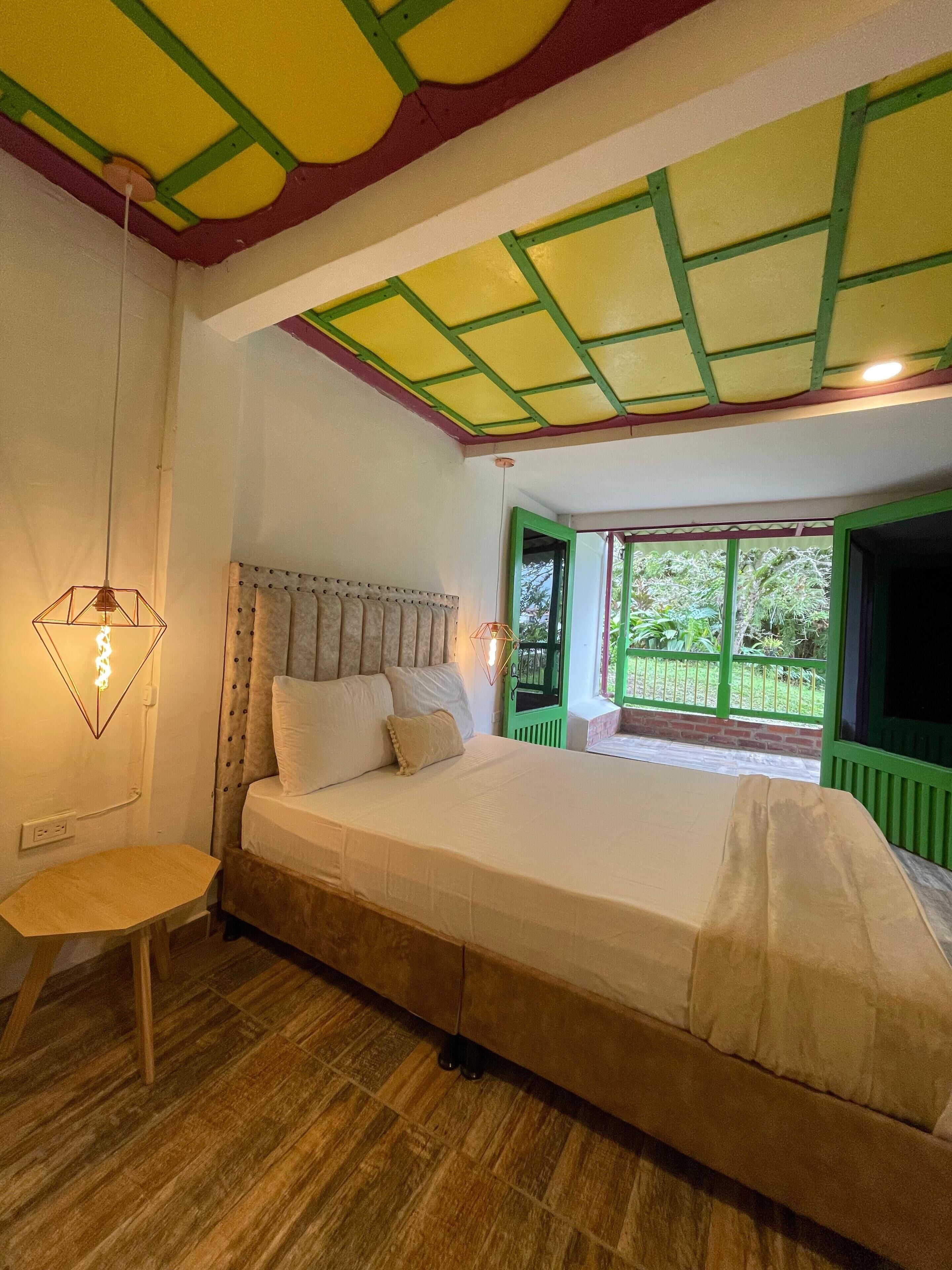 Dobbeltrom – deluxe, 1 dobbeltseng | Individuelt dekorert, individuelt innredet og wi-fi (inkludert)