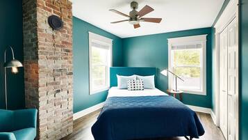 2 bedrooms, iron/ironing board, travel cot, WiFi
