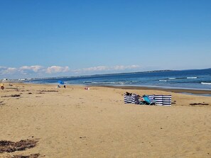 Una spiaggia nelle vicinanze