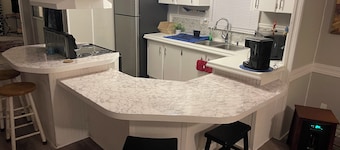 3/2 Sunken Treasure Spacious Home in college town of Troy with WiFi, AC