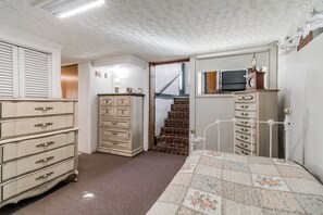 Silitysrauta/-lauta, ilmainen Wi-Fi, vuodevaatteet