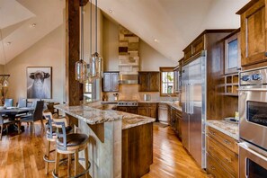 Exterior - Breck_snowy_point_chalet (Breckenridge)