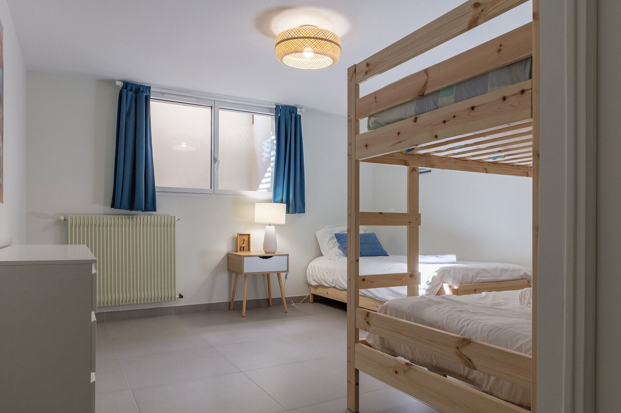4 bedrooms, iron/ironing board, free WiFi, bed sheets