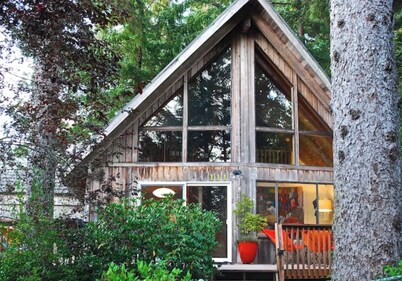 Sunny Cabin in Manzanita on the Oregon Coast, 5 min. walk by trail to the beach