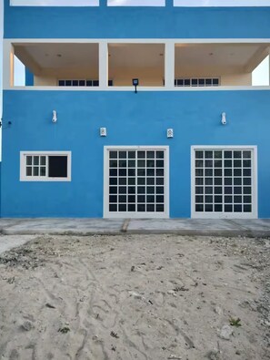 Exterior - CASA LA PAZ - Spectacular gateway / 6 BED/ 2 BATH (Chuburná)