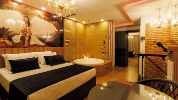 Deluxe Room | Bathroom | Hair dryer, bathrobes, slippers, towels