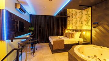 Deluxe Room | In-room dining