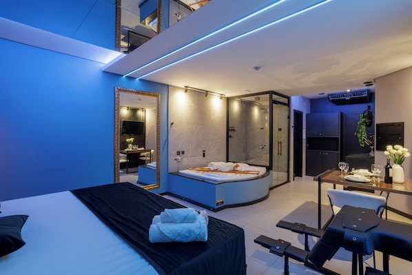 Premium Room | Soundproofing, free WiFi - Medieval Motel SPA (Porto Alegre)