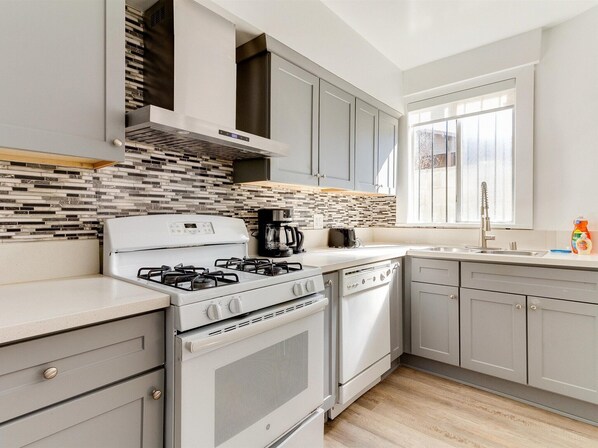 Fridge, microwave, oven, stovetop