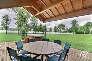 تناول الطعام بالخارج