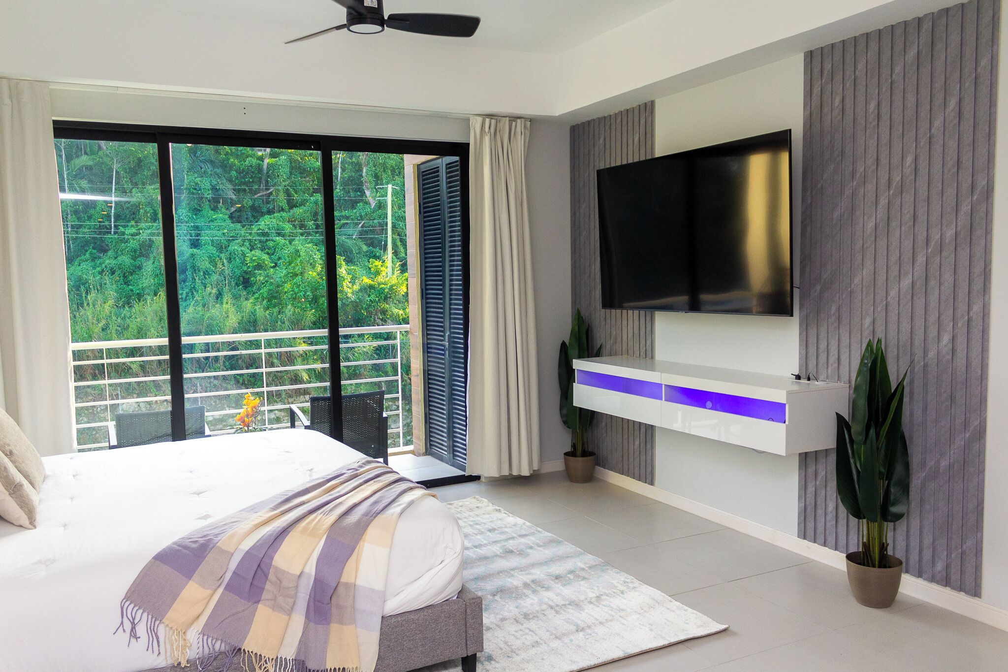 1 bedroom, desk, iron/ironing board, WiFi
