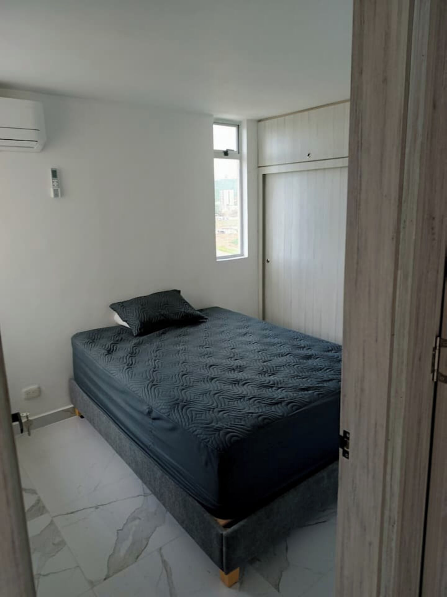 2 多间卧室、WiFi、床单