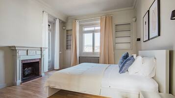 3 slaapkamers, een strijkplank/strijkijzer, wifi, beddengoed