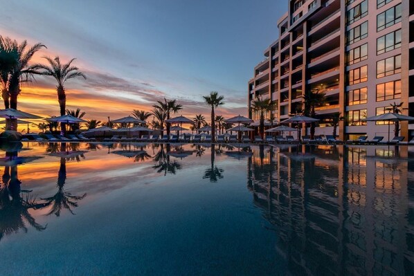 Outdoor pool, a heated pool