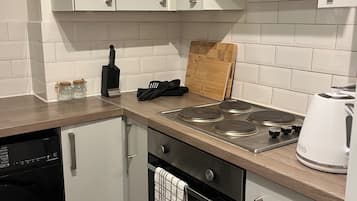 Casa | Cucina privata | Frigorifero, microonde, forno, piano cottura