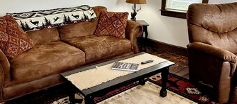 Cozy river front log cabin close to, Seneca Rocks, Dolly Sods, Spruce Knob