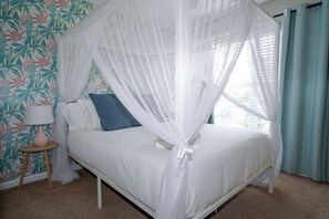 4 bedrooms, iron/ironing board, travel crib, free WiFi