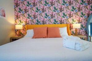 4 chambres, fer et planche à repasser, lit parapluie, Wi-Fi gratuit