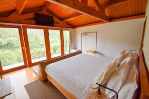 Classic Double Room, Balcony, River View | Free WiFi, bed sheets