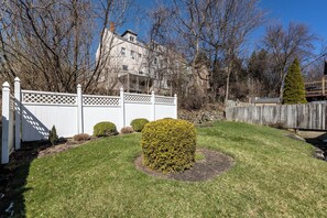 Property grounds - Yinzer On The Mount - 5 Min. To Downtown  (Pittsburgh)