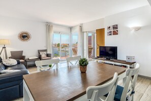 Apartment | Living room - Apartment in Roses Near Sta Margarita Beach (Roses)