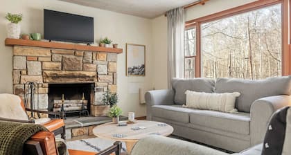 The Pines Cozy Arrowhead Lake Escape With Pools and Outdoor Adventures