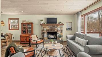 House (2 Bedrooms) | Front of property