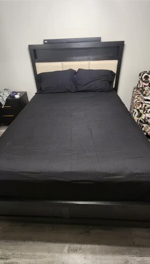 1 chambre, fer et planche Ă repasser, Wi-Fi, draps fournis