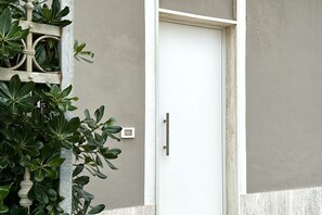 Exterior detail - SE136 – Senigallia, brand new two-room apartment on the ground floor (Senigallia)