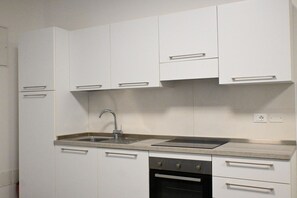 Fridge, oven, dishwasher