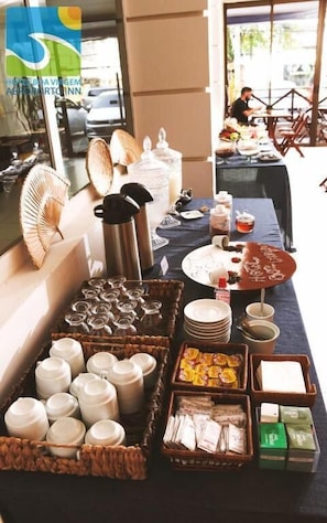 Free daily buffet breakfast