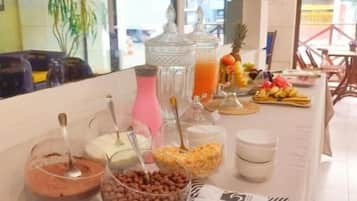 Desayuno bufé gratuito y diario