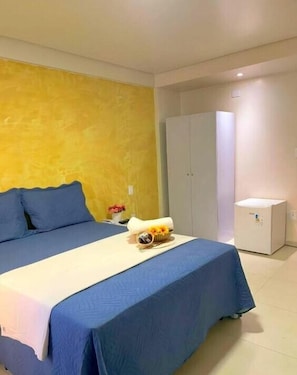 Standard Double or Twin Room | Desk, bed sheets