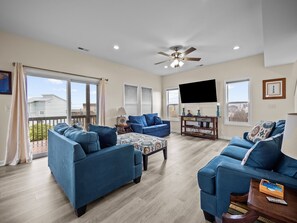 Smart-TV, DVD-Player, Bücher