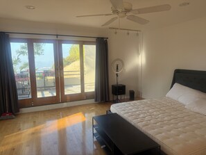 3 bedrooms, iron/ironing board, WiFi, bed sheets - Serene with beautiful views 15 mins to downtown. (Los Angeles)