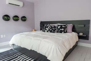 2 bedrooms, desk, iron/ironing board, WiFi