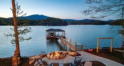 New Designer Lakefront Dock Putting Green Golf Sim