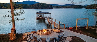 New Designer Lakefront Dock Putting Green Golf Sim