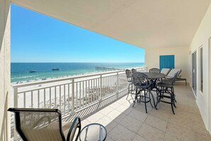 Outdoor dining - Admiral Quarters 705 | Beachfront | Indoor & Outdoor Pools | Beach Getaways (Orange Beach)
