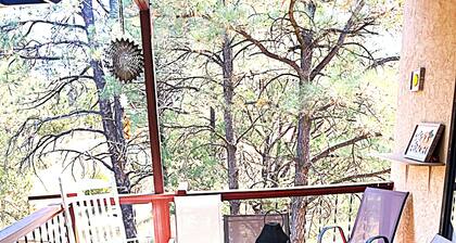 Relax with the whole family or group of friends at this cozy Behr Hideout!