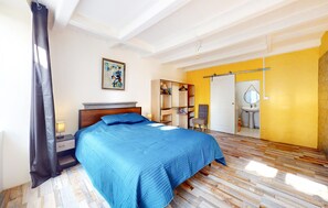 4 chambres, fer et planche à repasser, lit parapluie, Wi-Fi gratuit